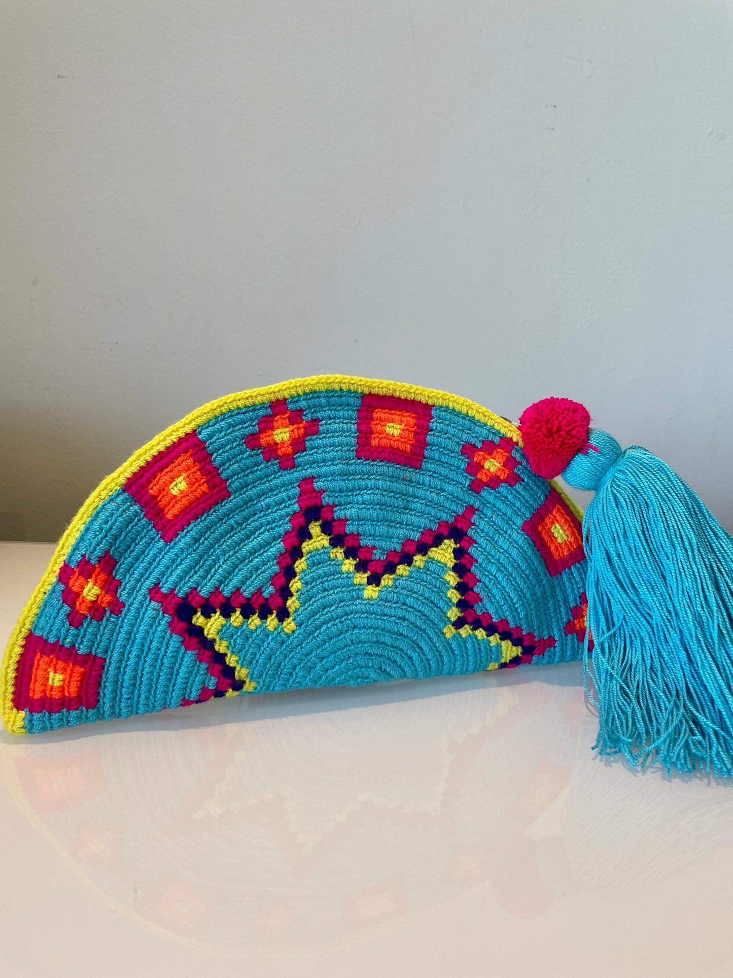 WAYUU CLUTCH